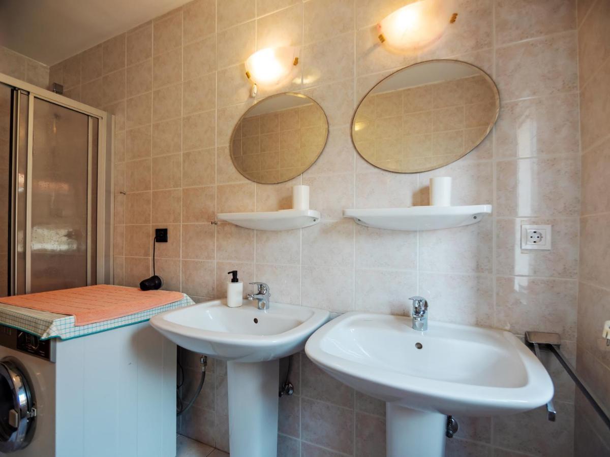 ראב Luise - Four Towers Apartments מראה חיצוני תמונה